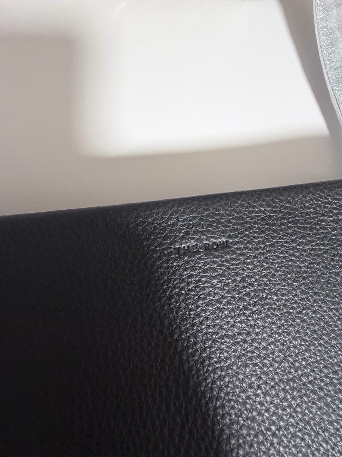 [미사용] 더로우 파크백 미디움 블랙 상품이미지6