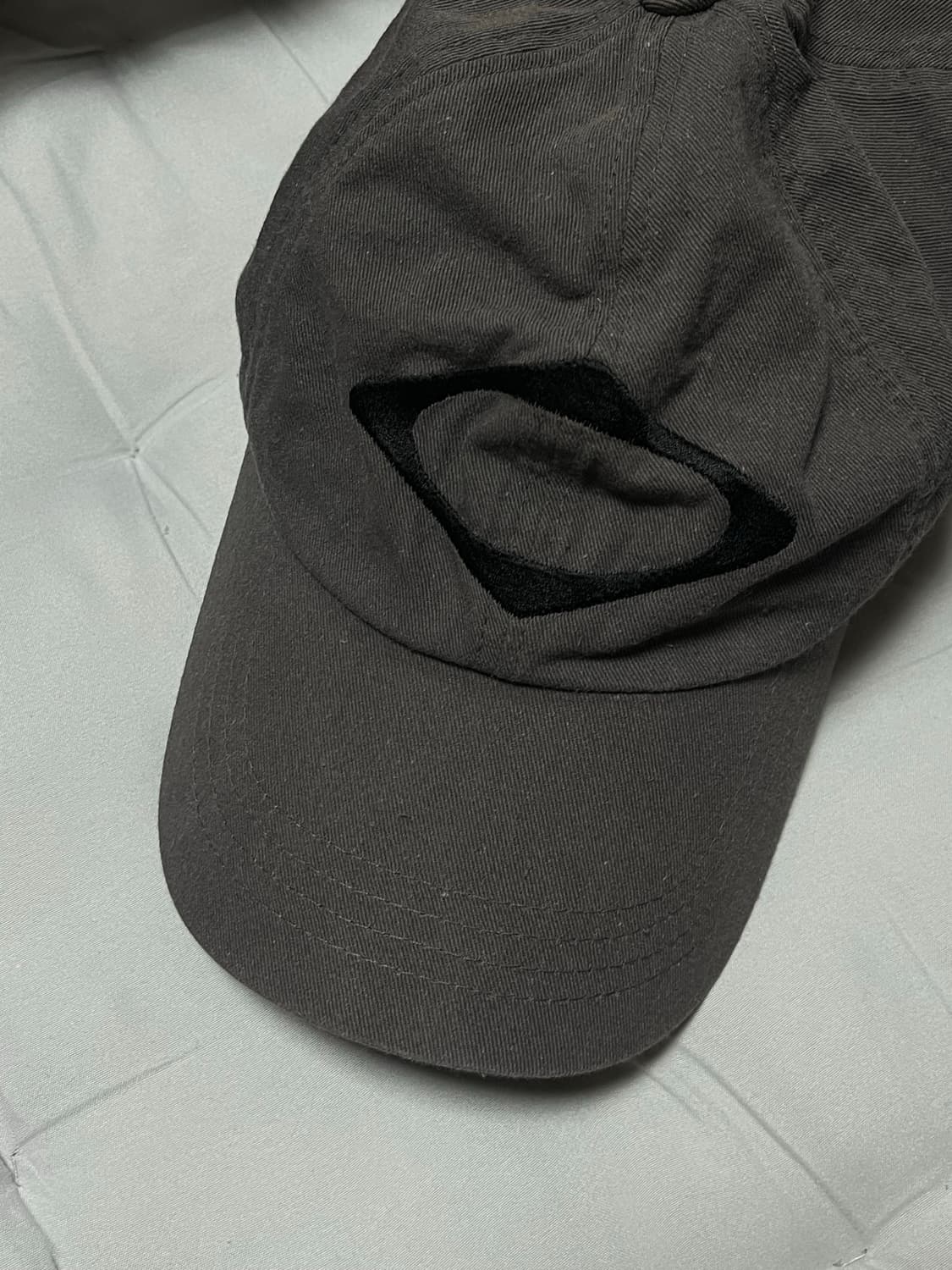 미스치프 하우스 볼캡 차콜 상품이미지3