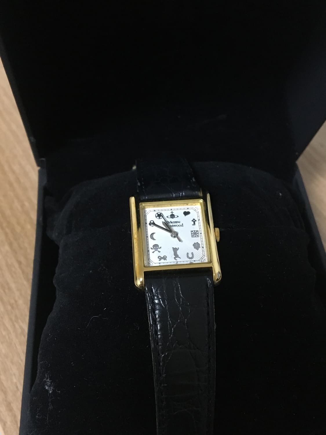 비비안웨스트우드 한정판 시계 상품이미지1