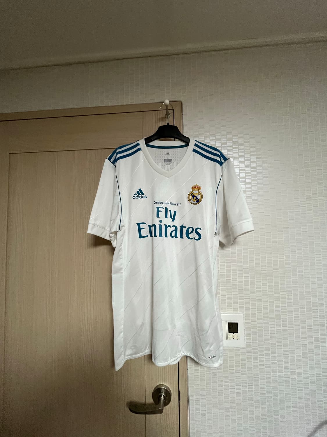 [L]레알마드리드 17-18 어센틱 유니폼 호날두 상품이미지1