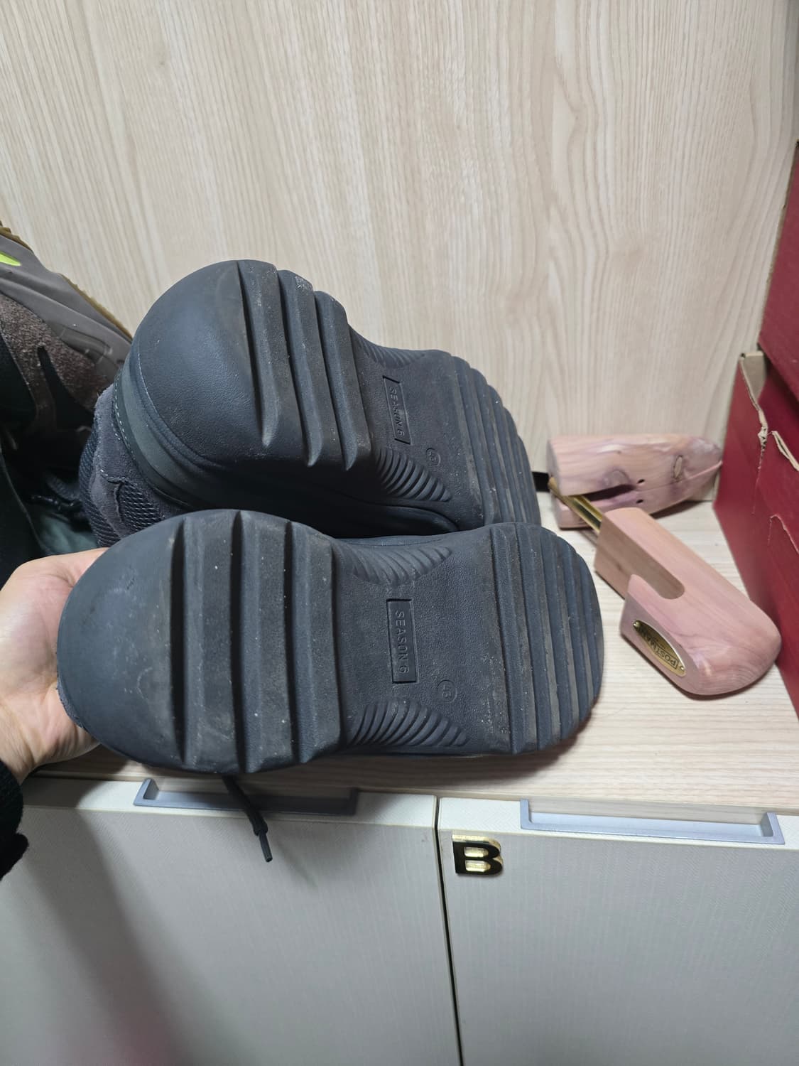 (43)이지 시즌6 데저트부츠 그라파이트 상품이미지3