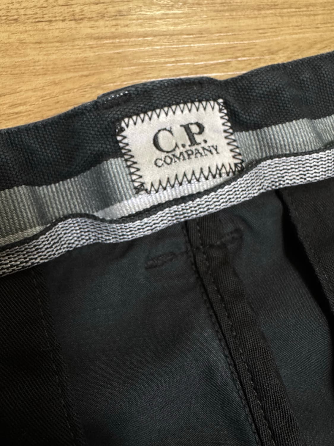 [48]CP 컴퍼니 렌즈 카고 코튼 팬츠 블랙 상품이미지5