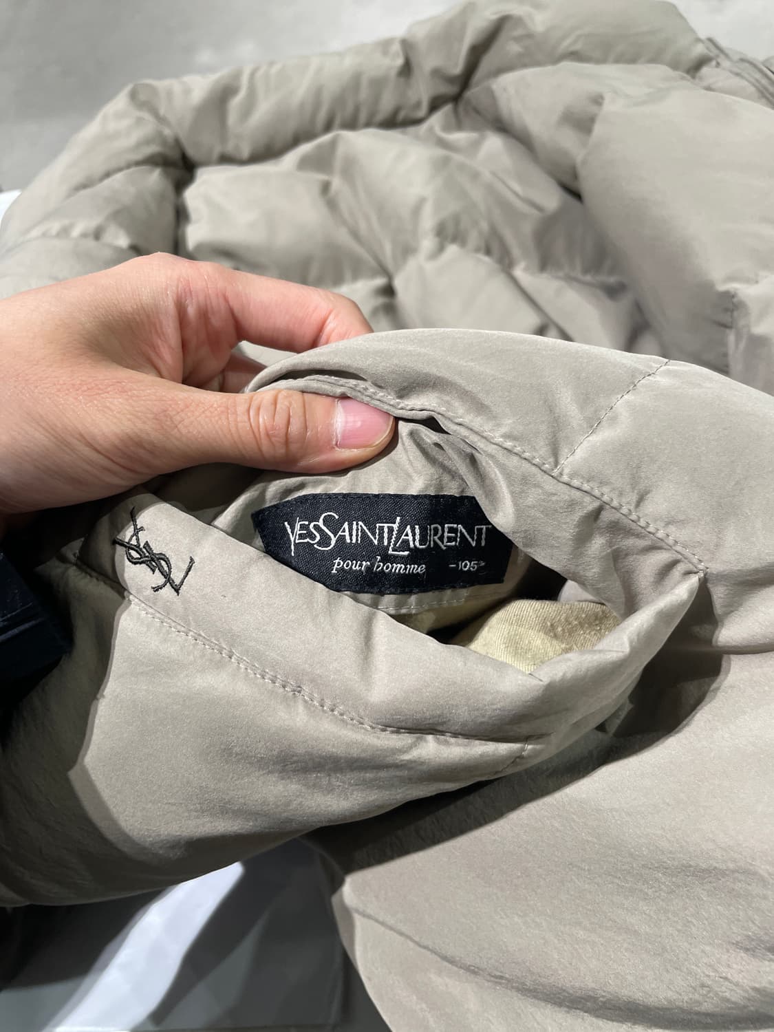 이브 생로랑 뿌르 옴므 마룬 앤 베이지 리버시블 덕 다운 푸퍼 상품이미지9