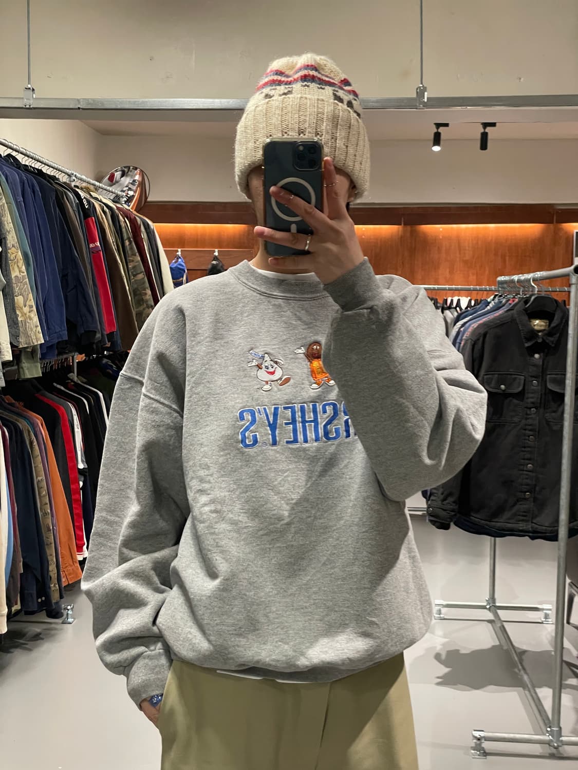 허쉬 자수 맨투맨 티셔츠 상품이미지1