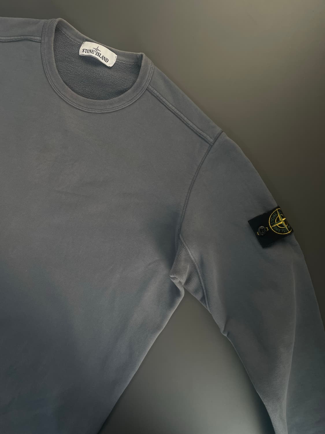 [L] 스톤 아일랜드 자수 와펜 맨투맨 상품이미지3