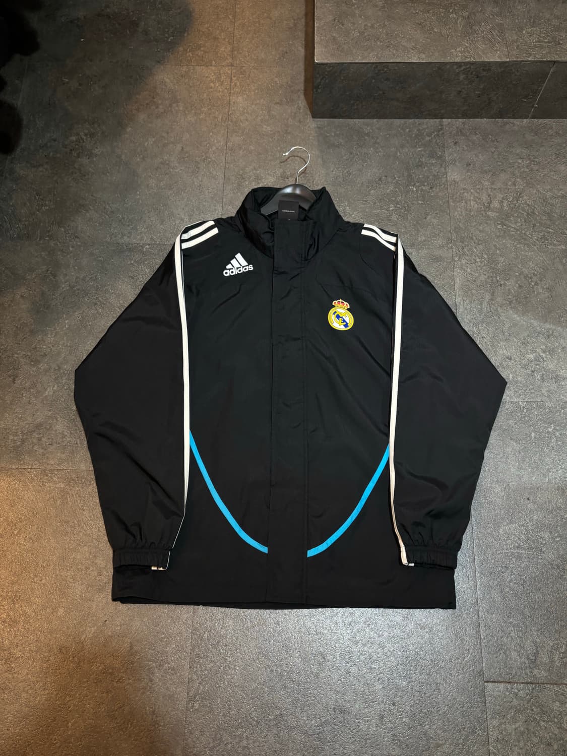 아디다스 레알마드리드 바람막이 점퍼 95 상품이미지2