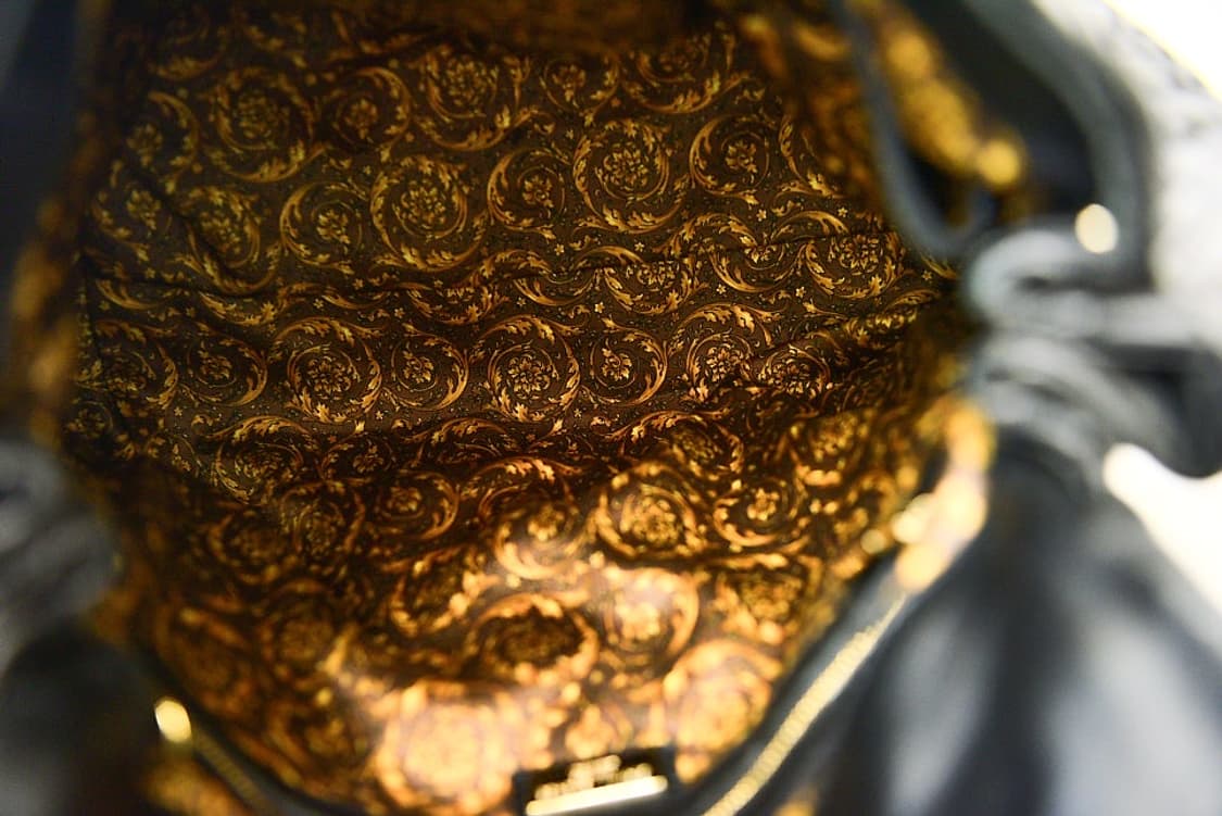 베르사체 바니타스 퀼팅 숄더백(정품) 상품이미지8