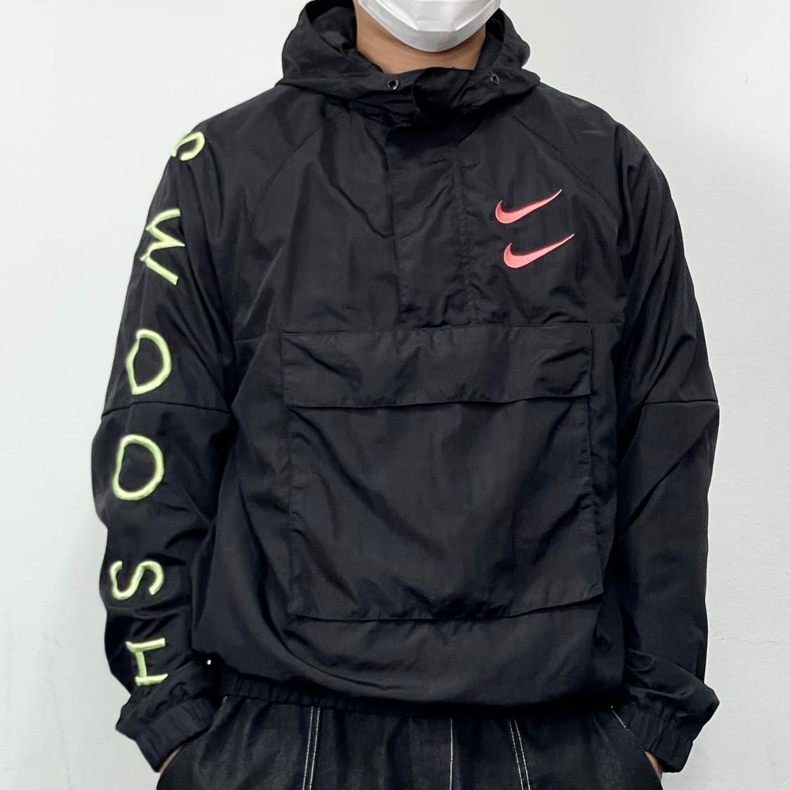 나이키 블랙 더블스우시 나일론 우븐 후드 바람막이 자켓 상품이미지2