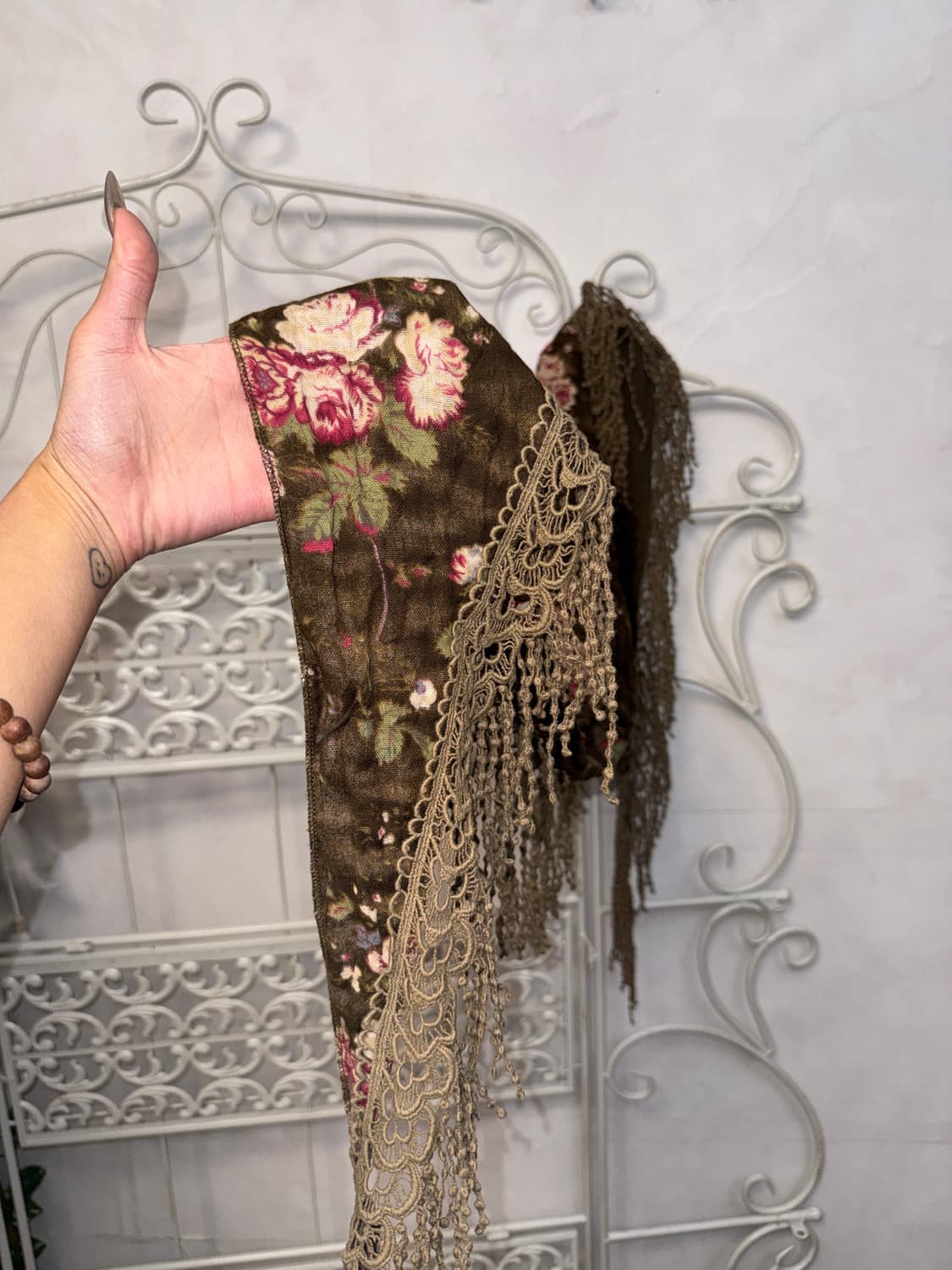 Brown vintage rose crochet tassel scarf 상품이미지3