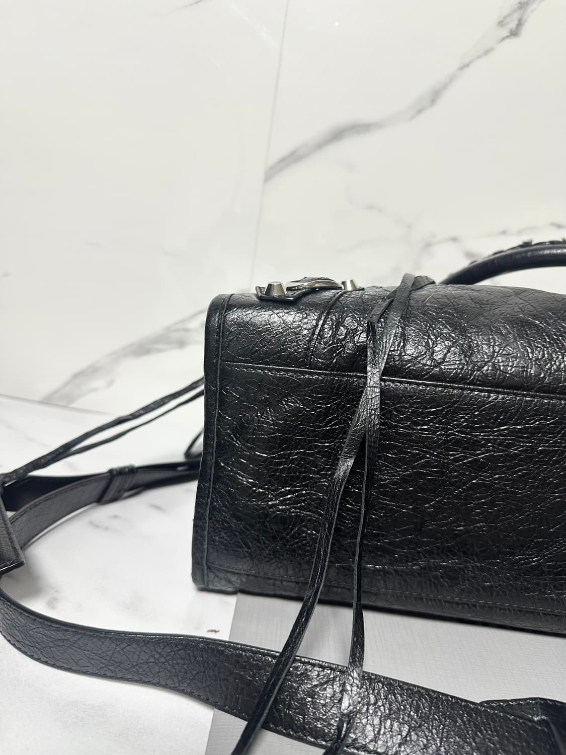 [A+ 정품] 발렌시아가 시티 모터백 미디움 블랙-2 상품이미지5