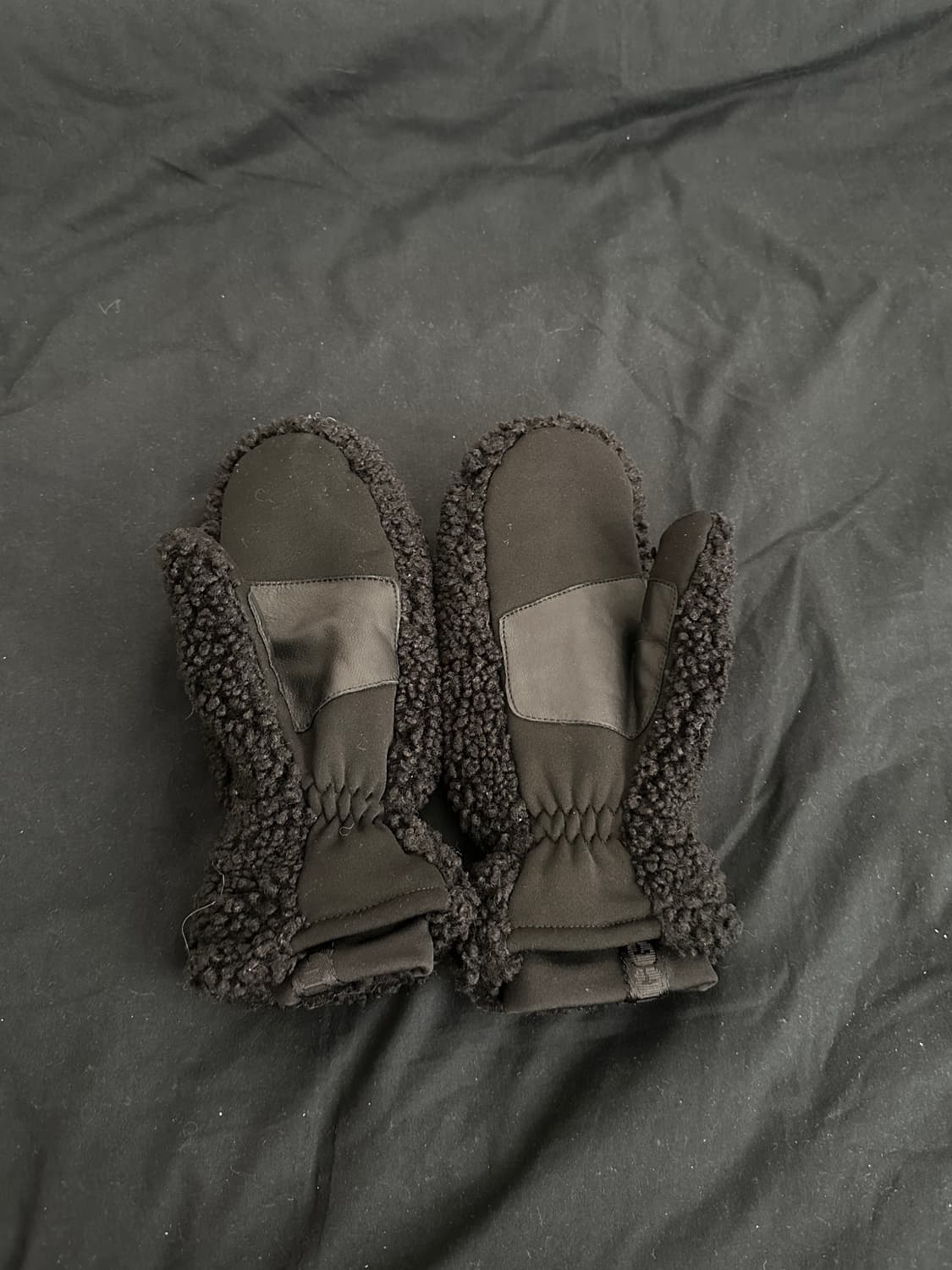 어그 부클 벙어리 장갑 블랙 상품이미지4