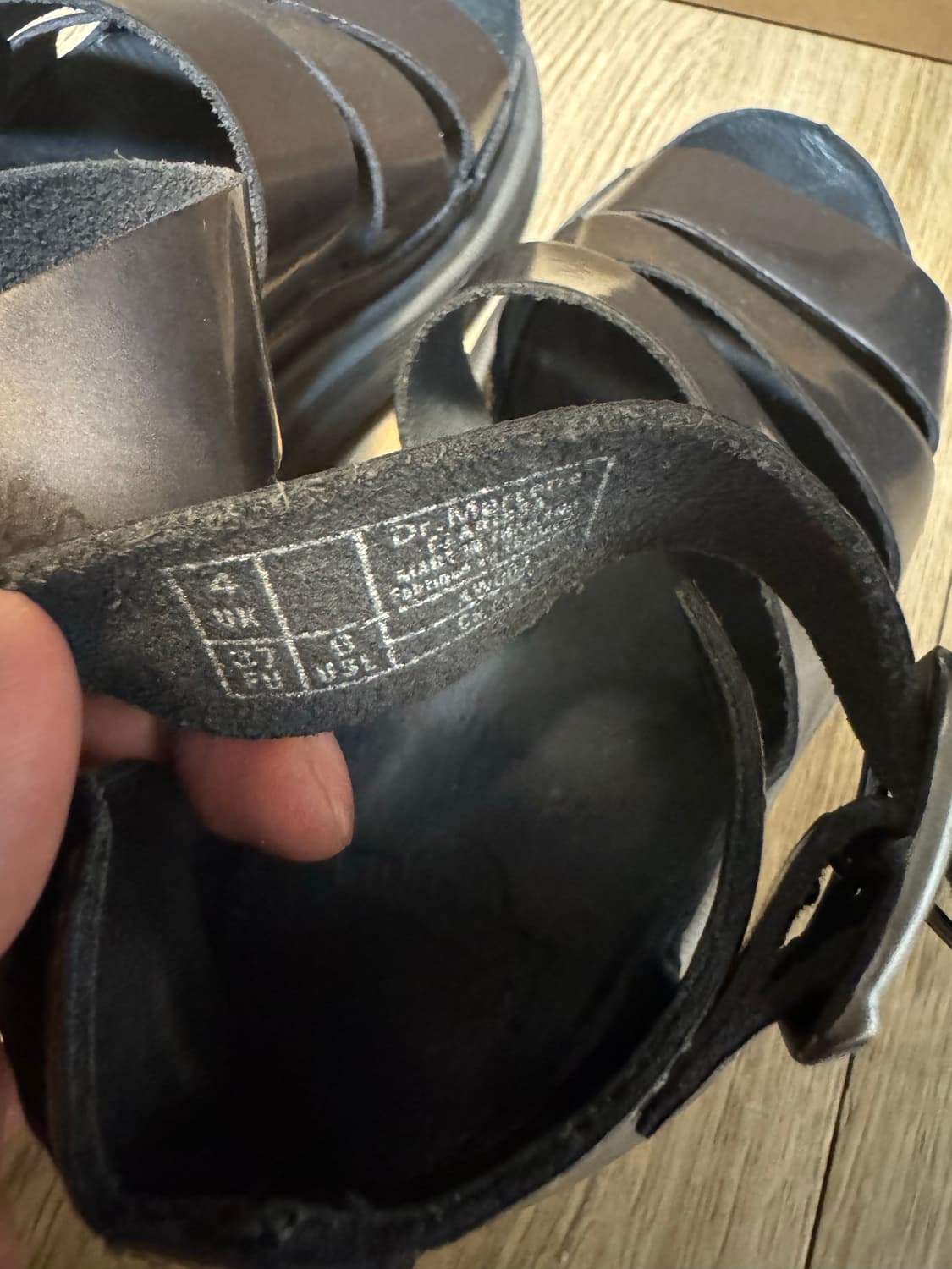 닥터마틴 샌들  상품이미지1