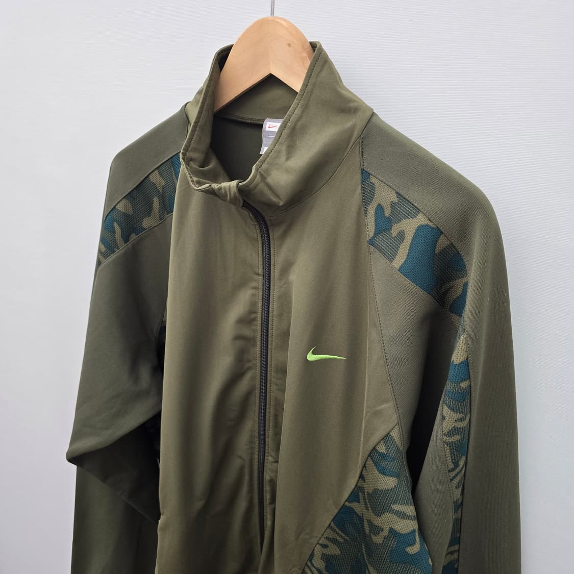 나이키 카모플라쥬 바람막이 자켓 XL 상품이미지2