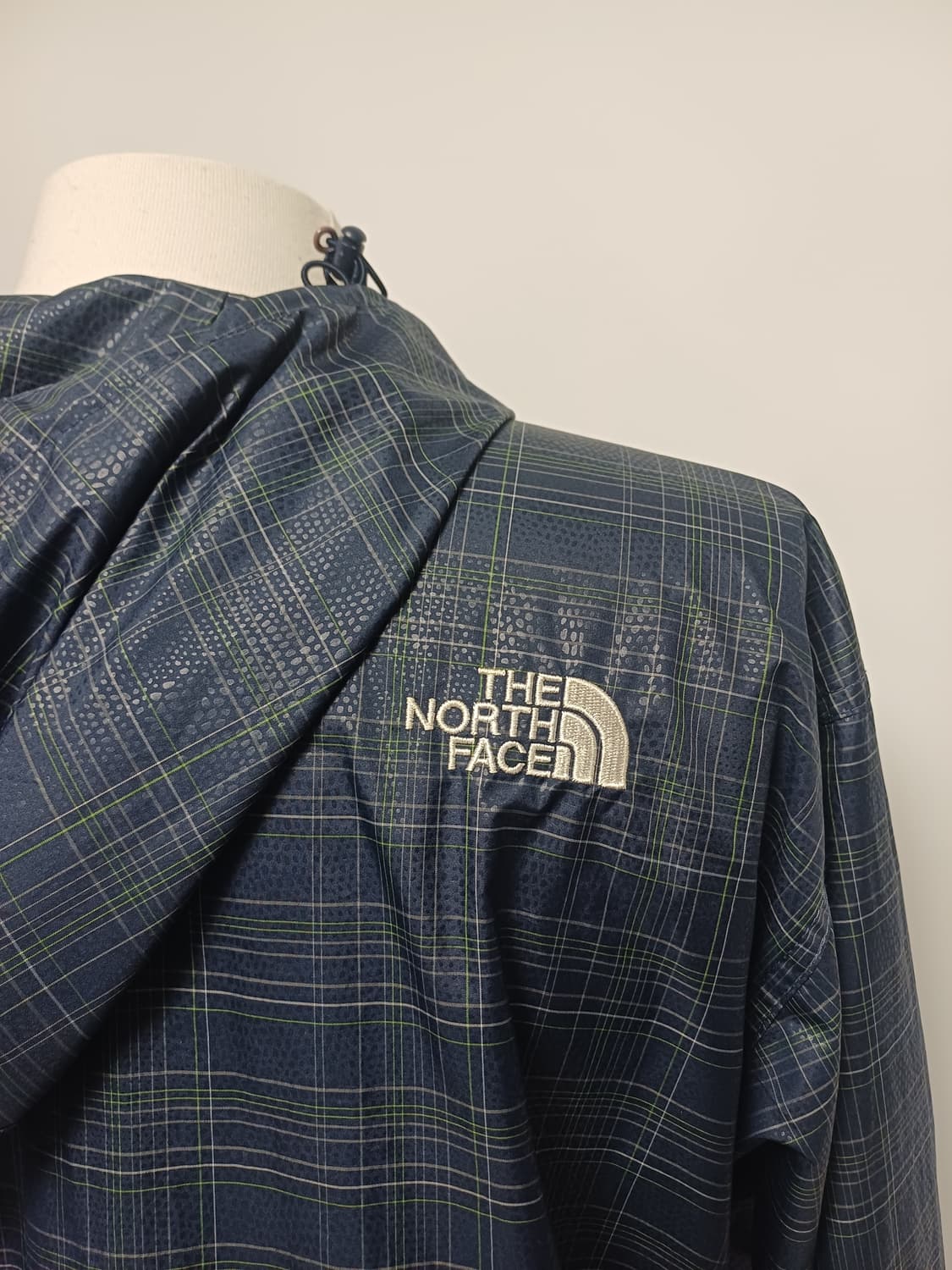 노스페이스의 남성용 경량 윈드브레이커(바람막이) [110] 상품이미지6