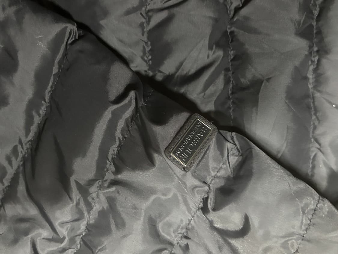 바버(barbour) 블랙 경량패딩 상품이미지4