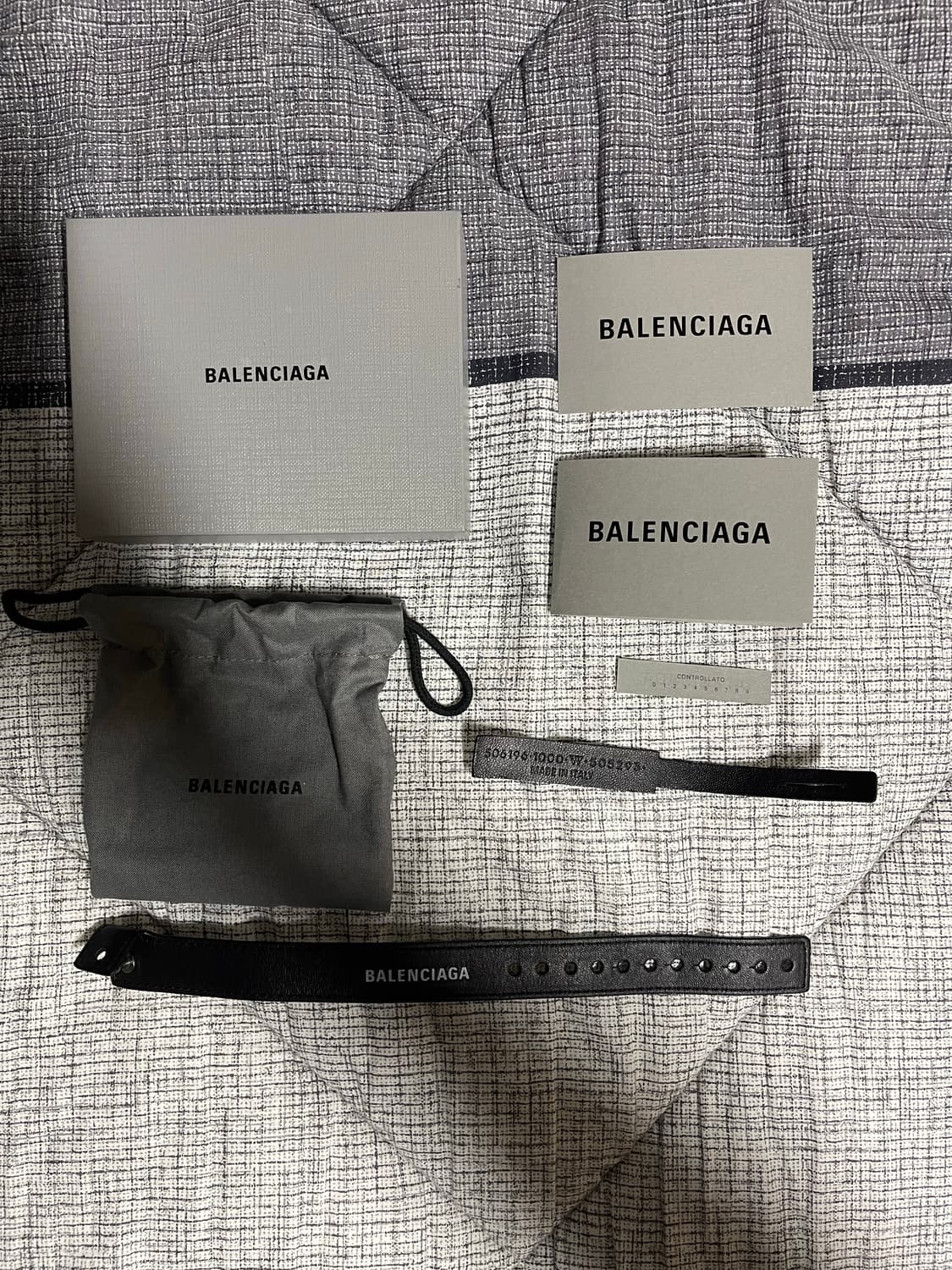 발렌시아가 로고레더 브레이슬릿 상품이미지1