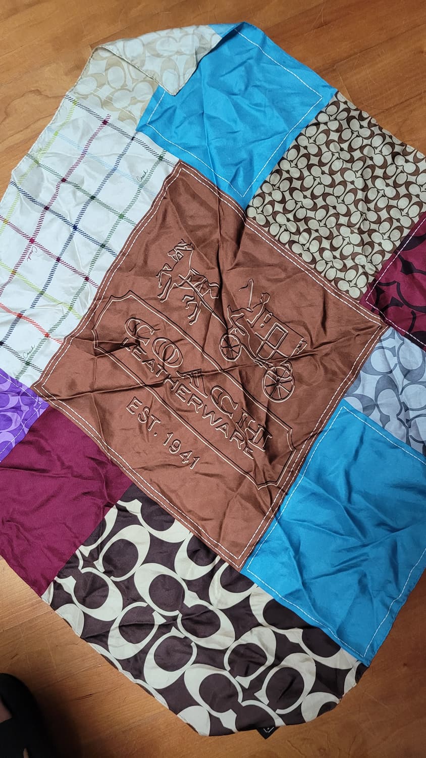 정품 코치 패치워크 실크 스카프 상품이미지1