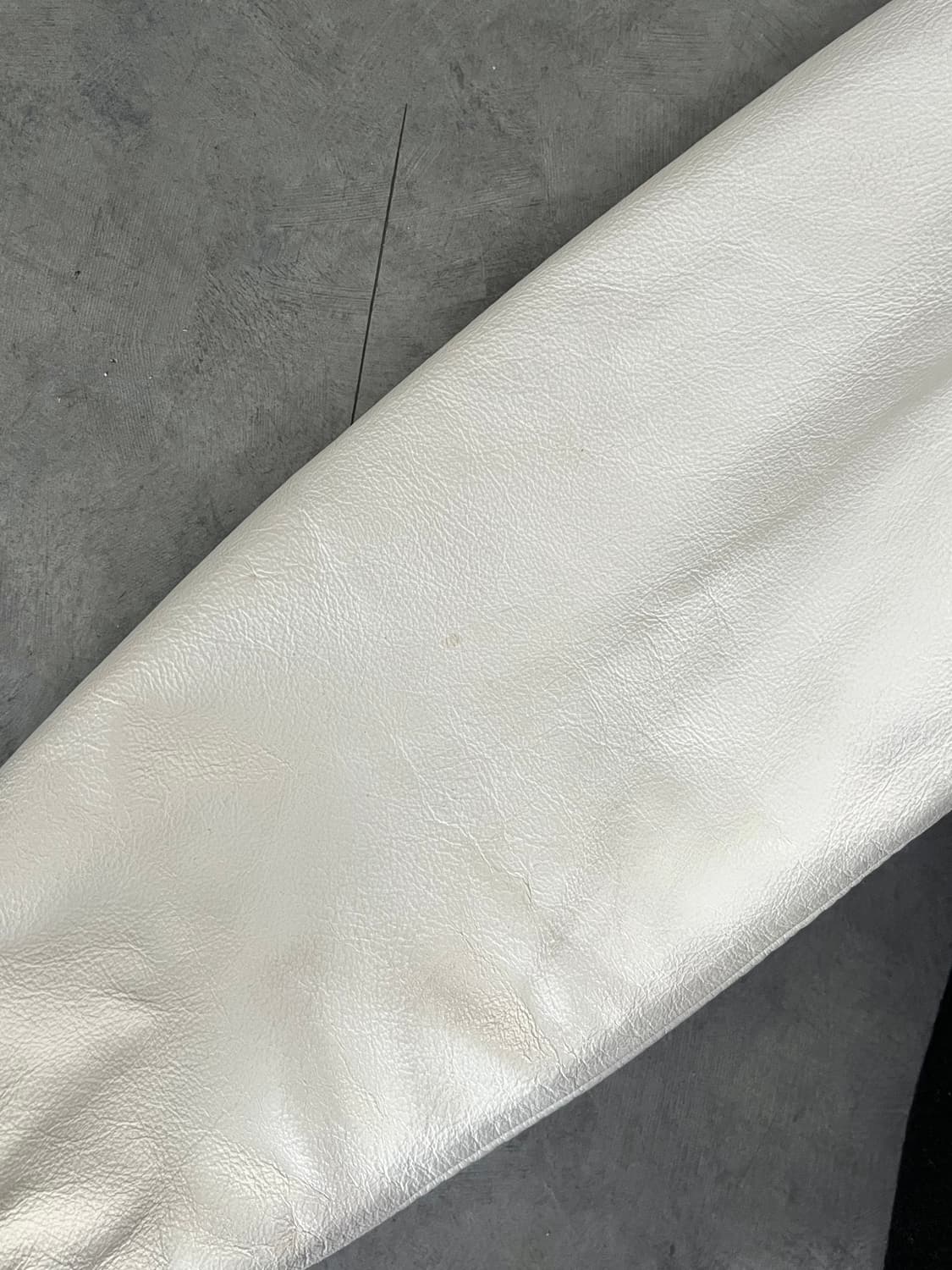 AMI 아미 파리 드 쾨르 패치 테디 보머 바시티 자켓 상품이미지9