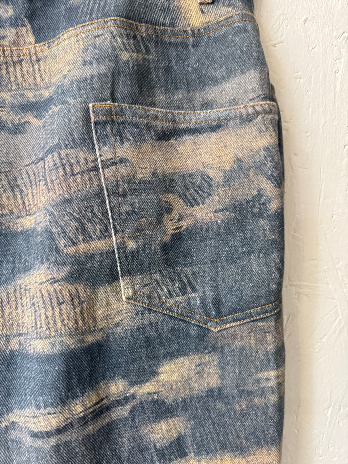 노브랜드 워싱 데님 프린팅 팬츠 3 size 상품이미지3