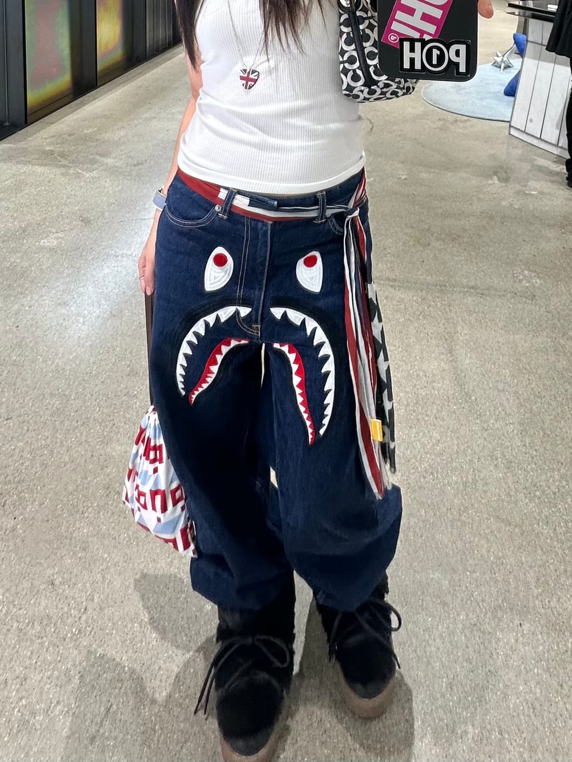 초희귀) 베이프 샤크 자수 데님 상품이미지6
