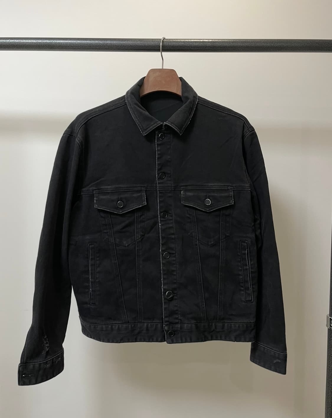 (M) 8 X G-Dragon 블랙 흑청 디스트로이드 데님 자켓 상품이미지3