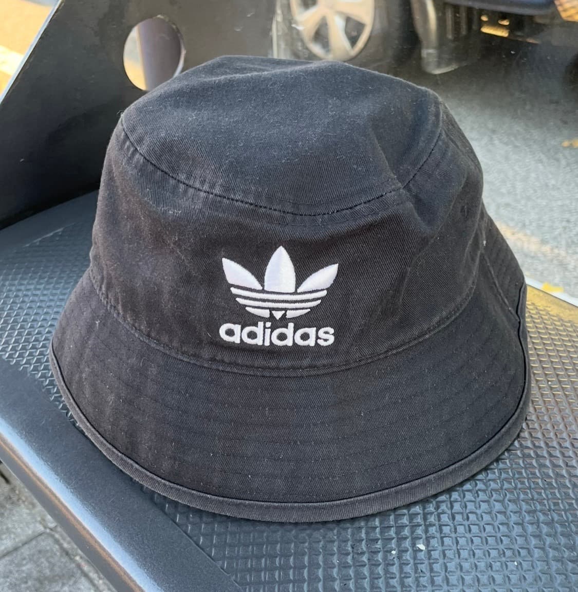 아디다스 버킷햇 상품이미지1