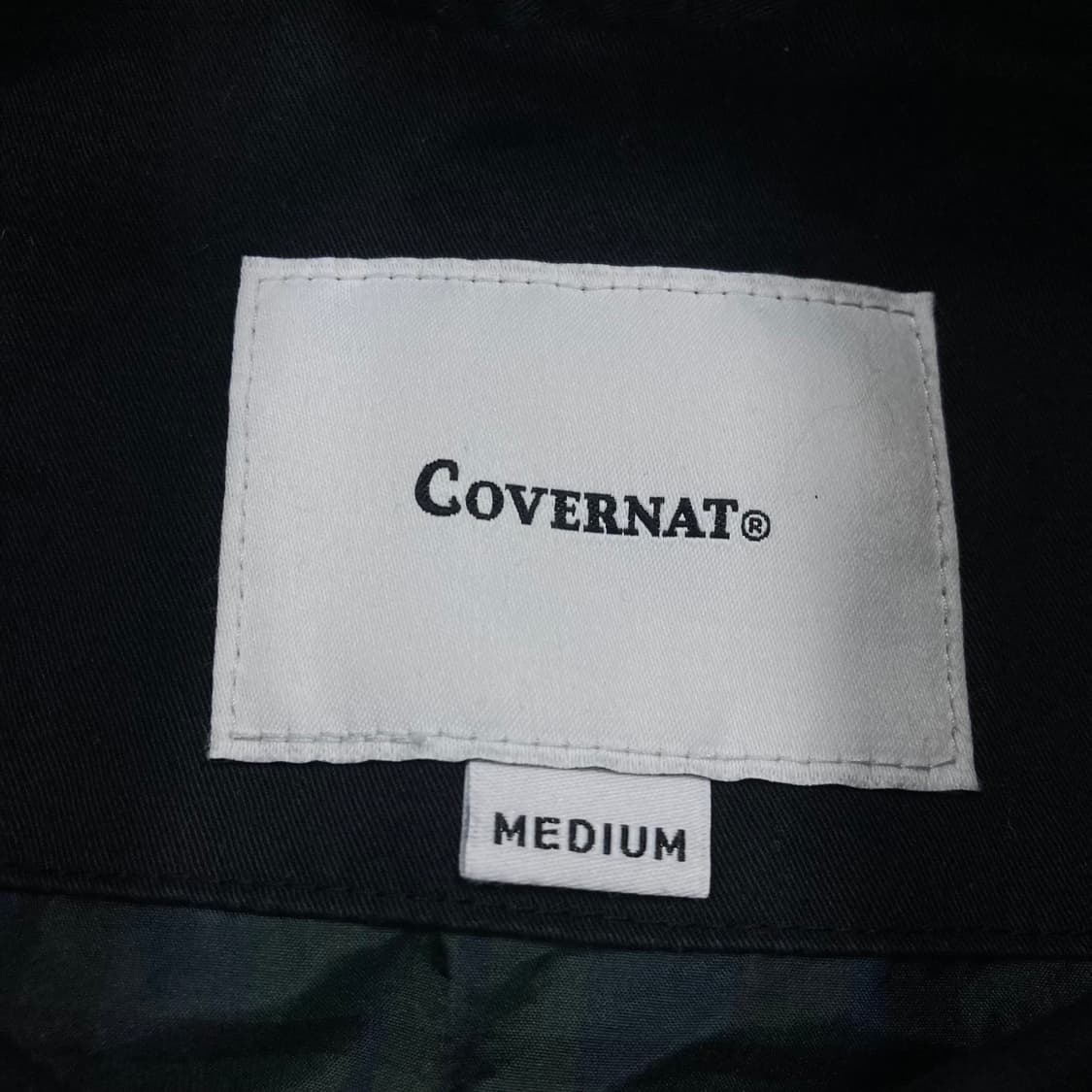 커버낫 블랙 컬러 클래식 로고 스윙톱 자켓 상품이미지3