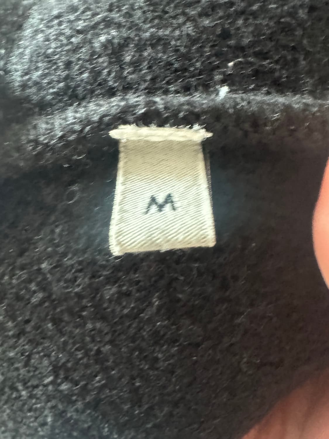 [M] 아미 블랙 빅하트 울 터틀넥 니트 상품이미지2