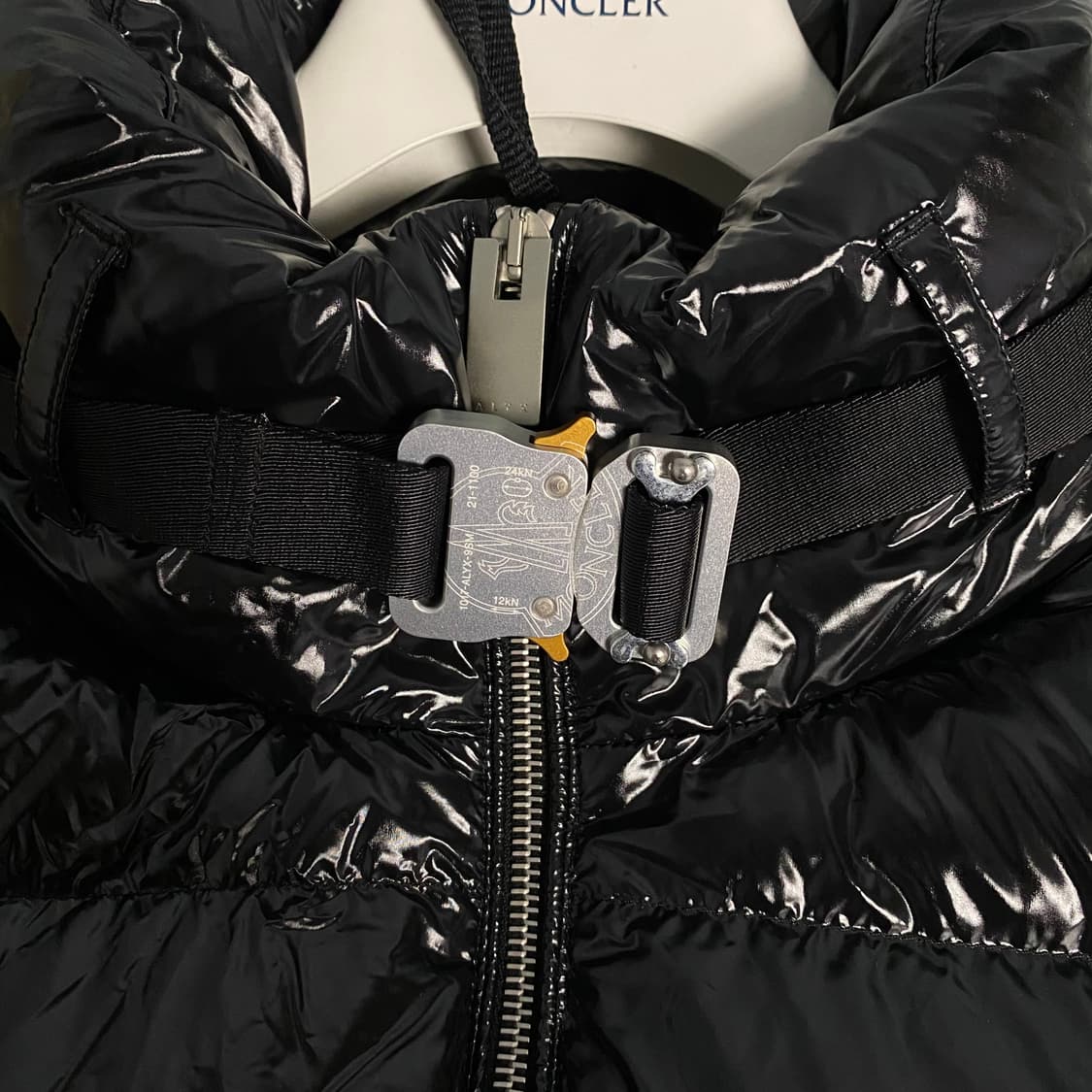 [4] 몽클레어 Moncler 알릭스 Alyx 마호가누스 쇼트 다운 자켓 상품이미지3