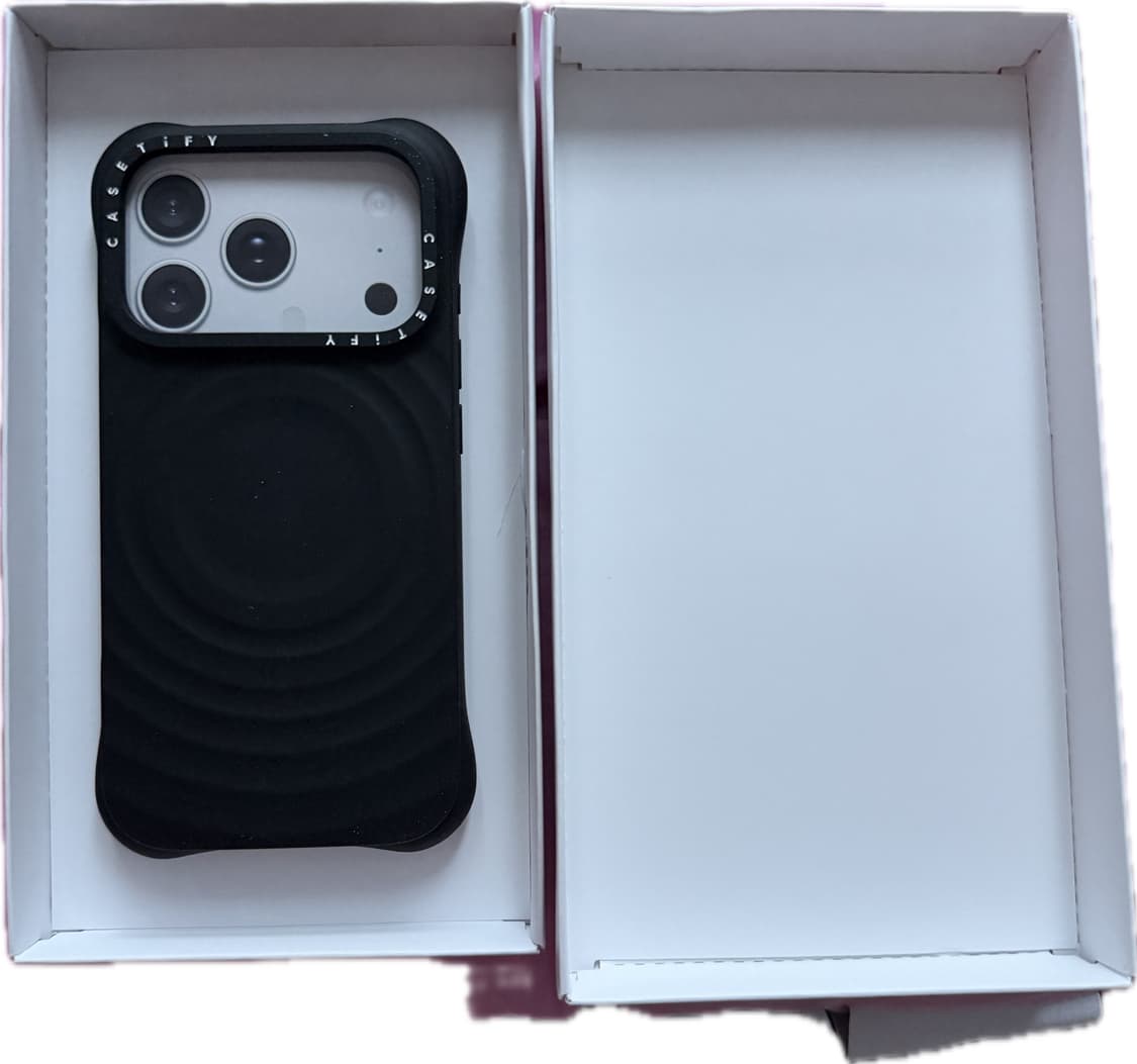 아이폰 17프로 리플케이스 블랙 판매합니다. 상품이미지1