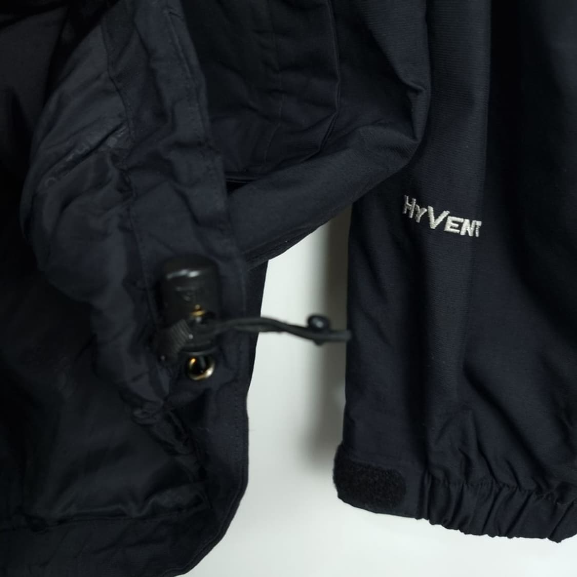 [노스페이스] 로고 자수 오버핏 후드 바람막이 자켓 블랙 M18789 상품이미지8