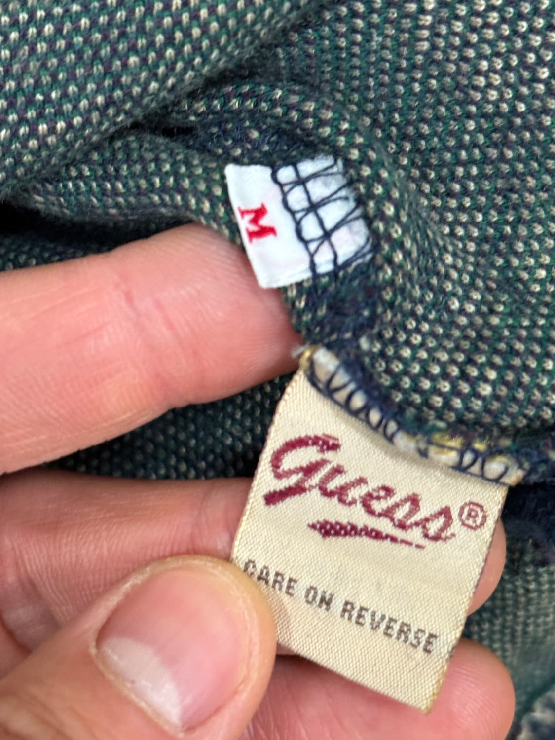 게스 클래식 페이즐리 스웨터 사이즈 100~105 새상품급 상품이미지3