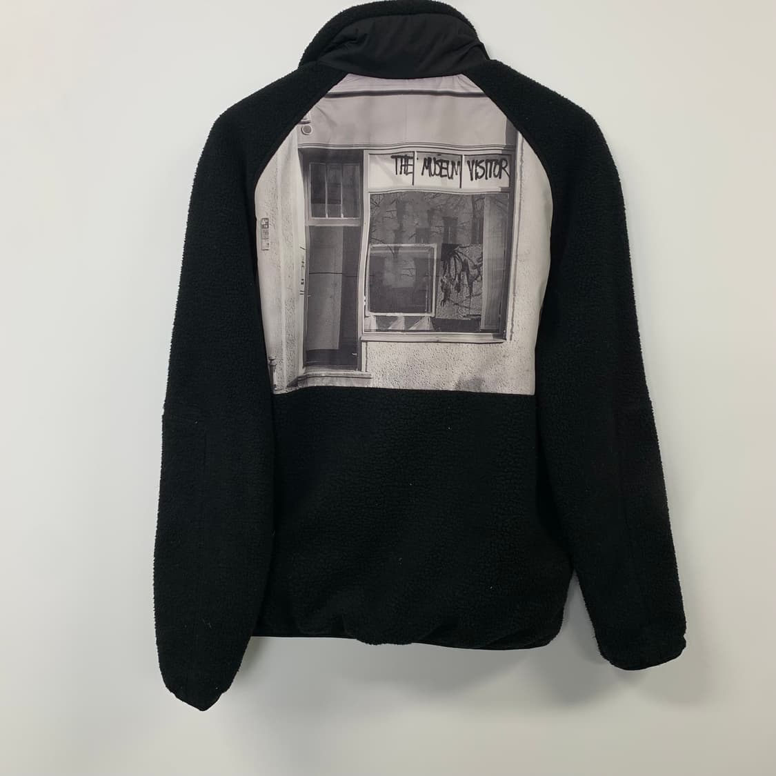 더 뮤지엄 비지터 블랙 후리스 플리스 자켓 상품이미지3
