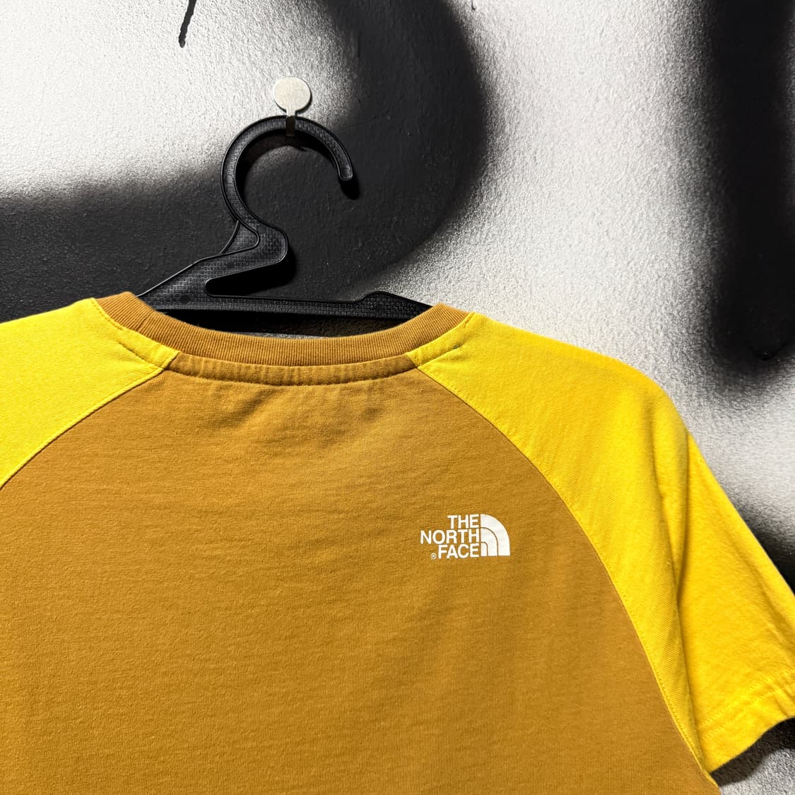 노스페이스 올드스쿨 배색 딱붙핏 레글런 반팔 티셔츠 상품이미지6