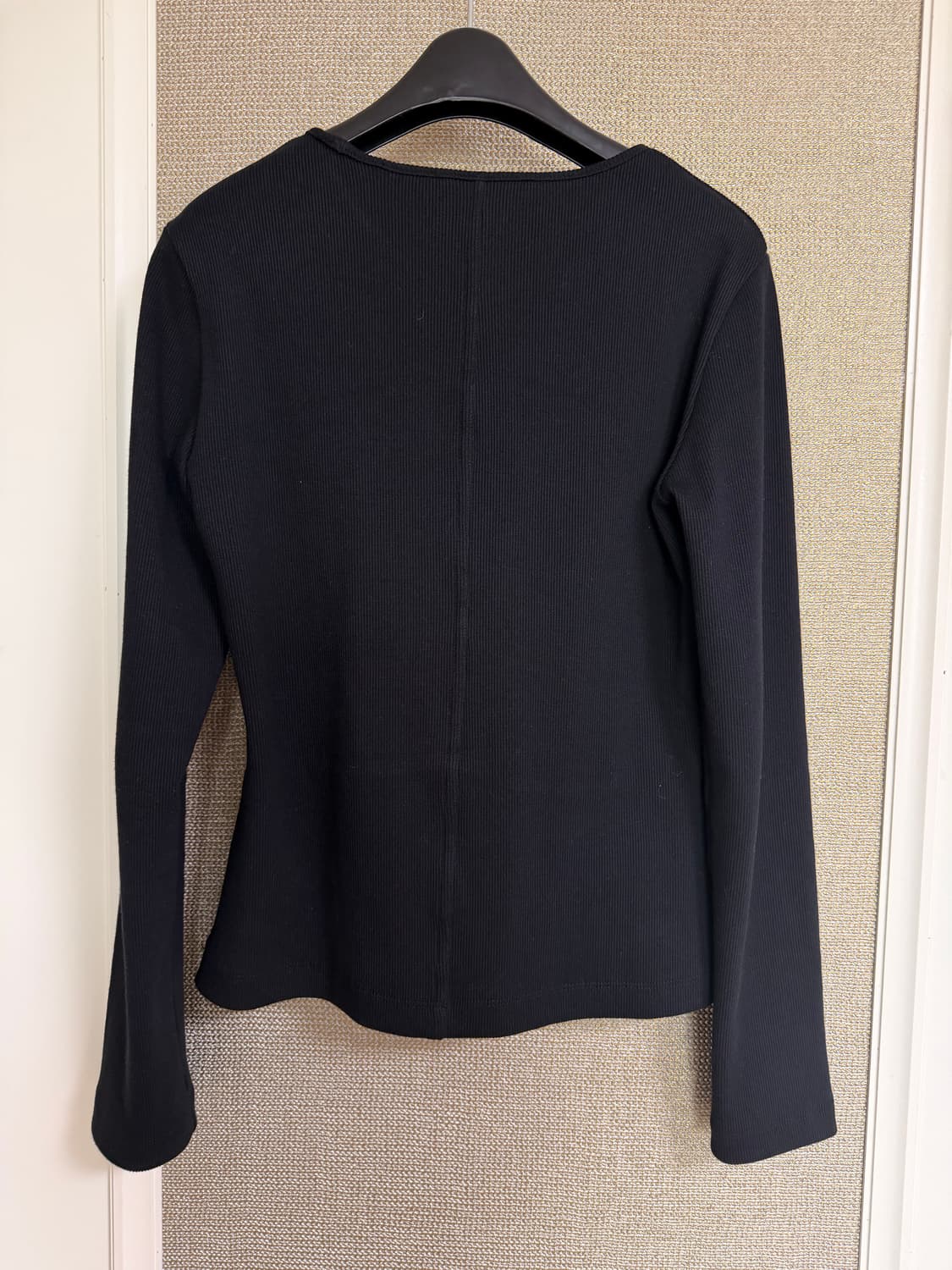 에레 브이넥 티셔츠 블랙 상품이미지2