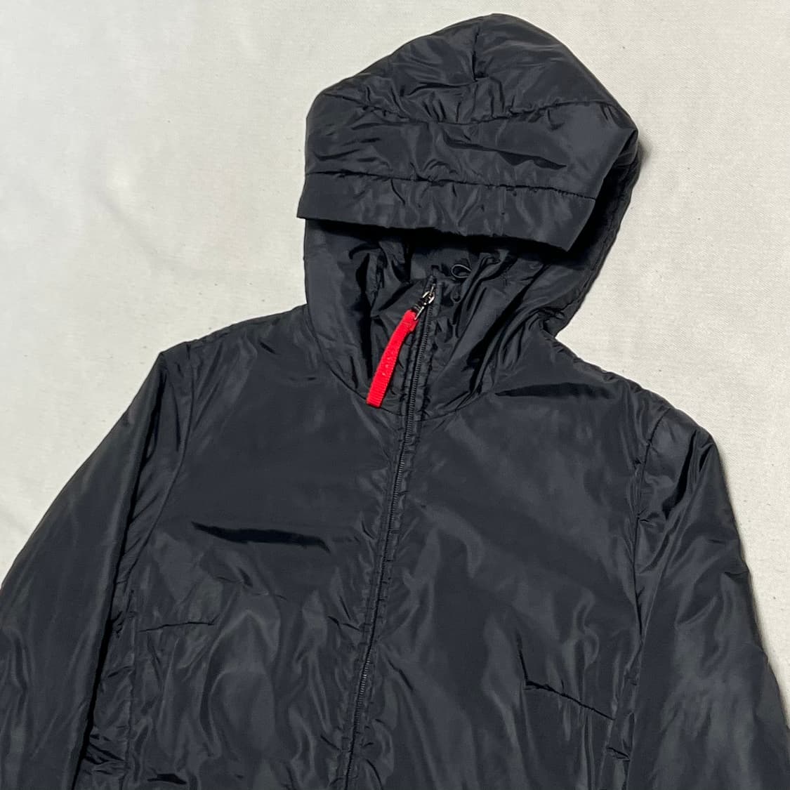 M 프라다 블랙 나일론 후드 패디드 자켓 상품이미지1