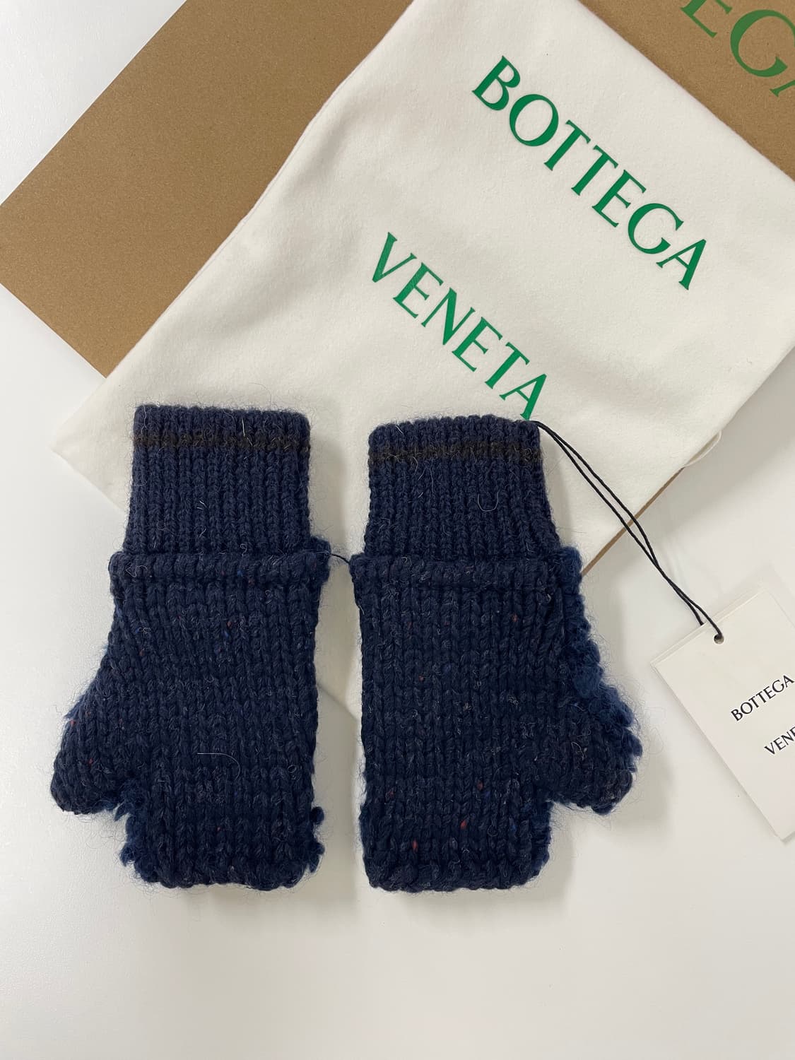 새상품 보테가 베네타 핑거 리스 장갑 패치워크 울 미튼 스페이스 멀티 상품이미지5