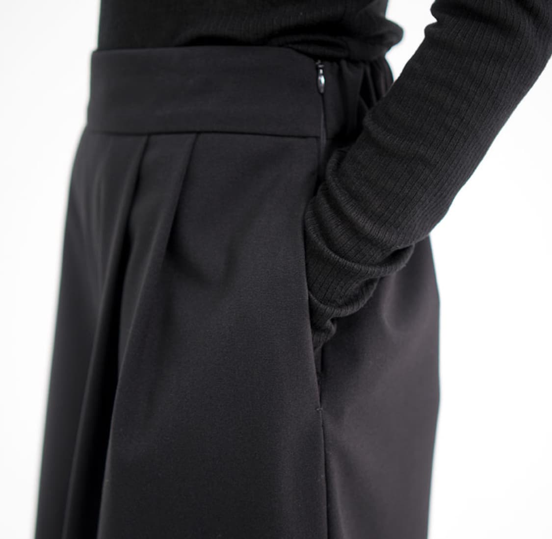 유노이아 Basic Bermuda Pants black 상품이미지8