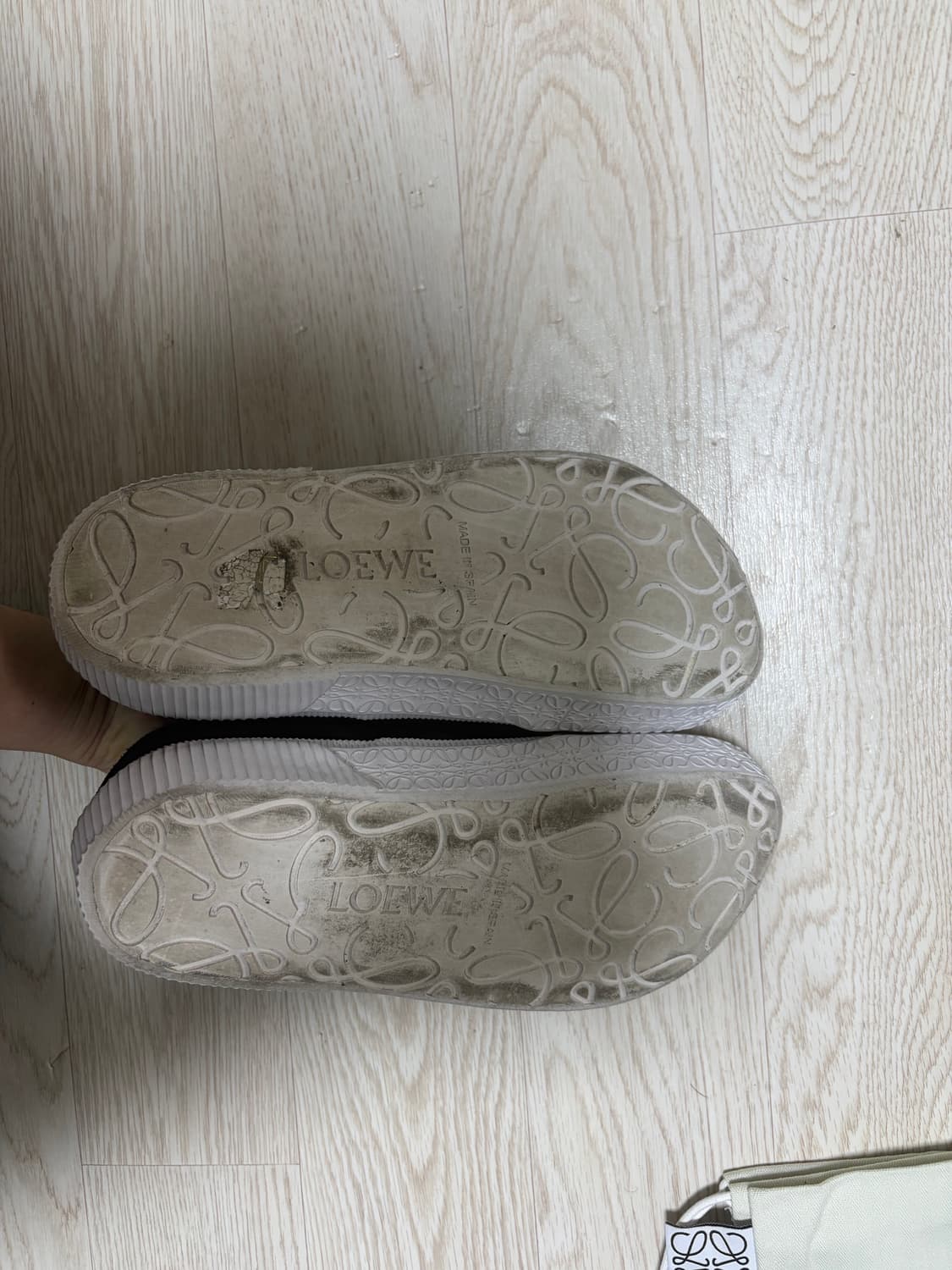 로에베 테라벌카 스니커즈 판매 상품이미지7