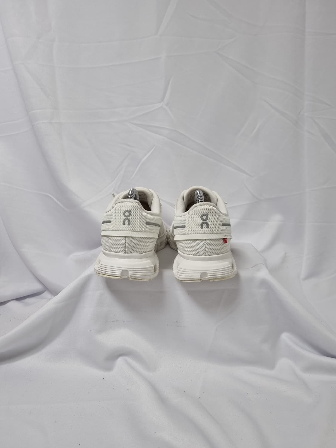 235 온러닝 클라우드 6 스니커즈 러닝화 상품이미지3