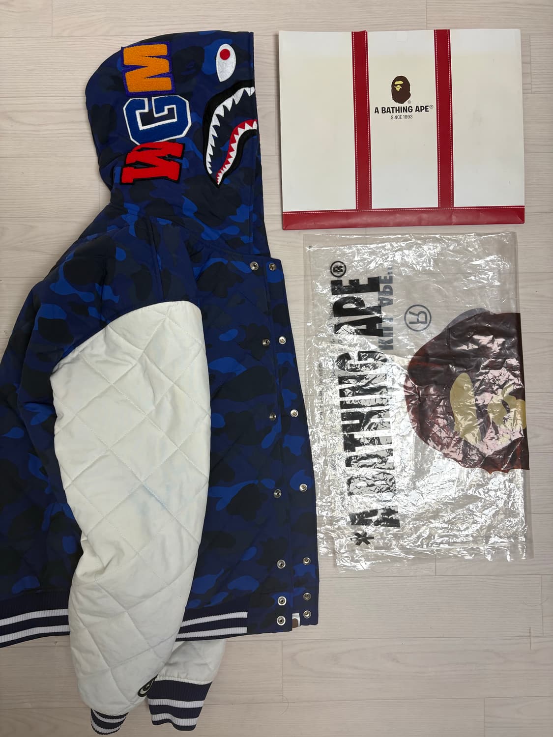 [XL] 베이프 샤크후드 바시티 패딩 판매합니다 상품이미지2