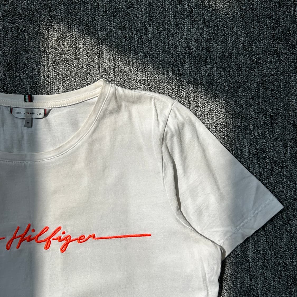 타미힐피거 레터로고 반팔티셔츠 상품이미지2