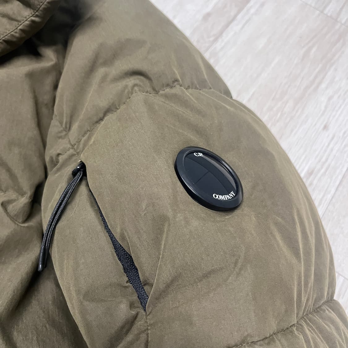 CP 컴퍼니 50fili 다운 자켓 52사이즈 상품이미지3