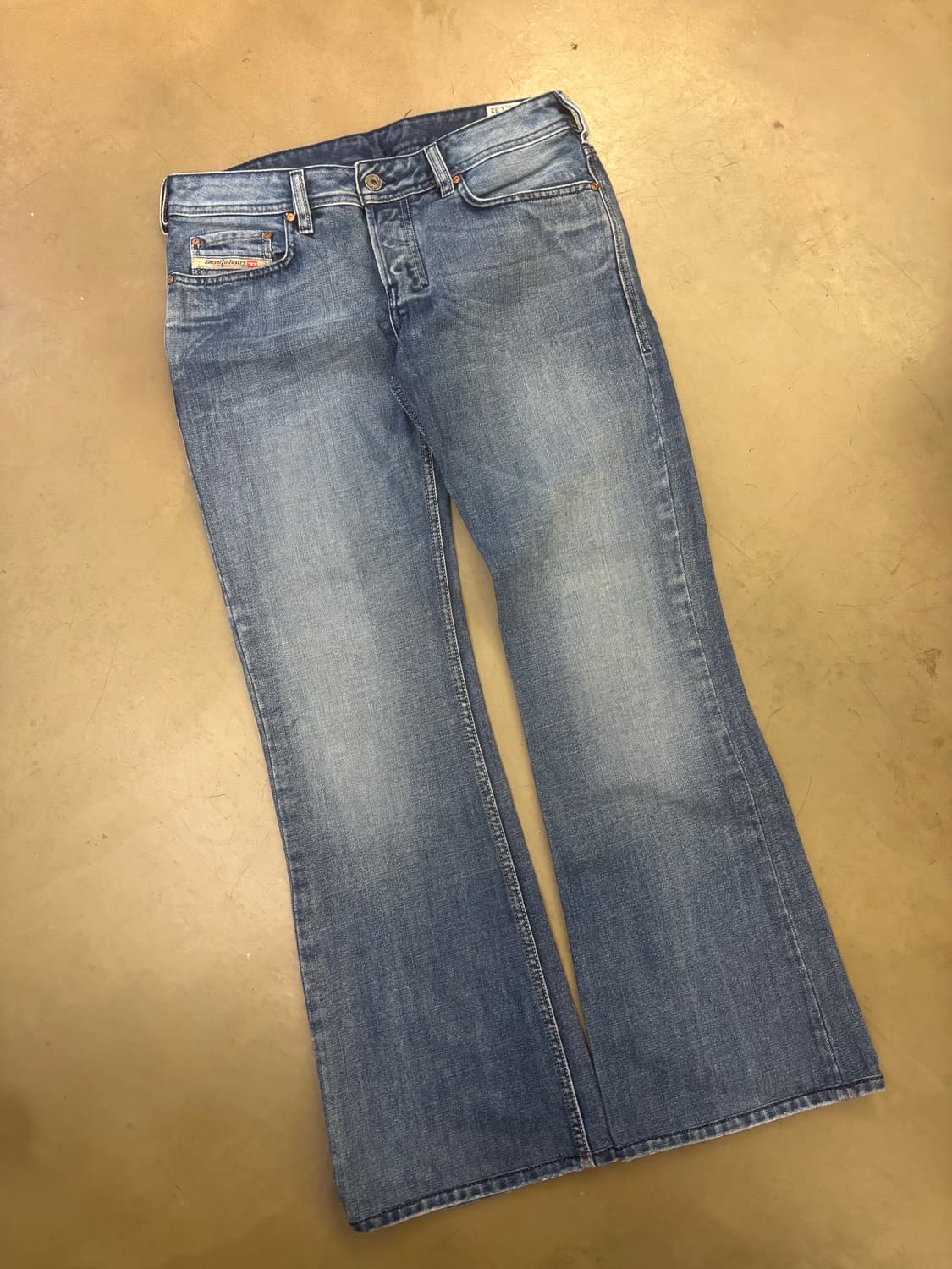 디젤 부츠컷 워싱 데님 상품이미지1