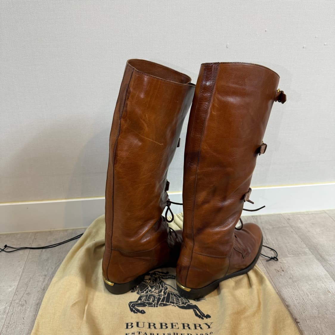 버버리 가죽 부츠 상품이미지2