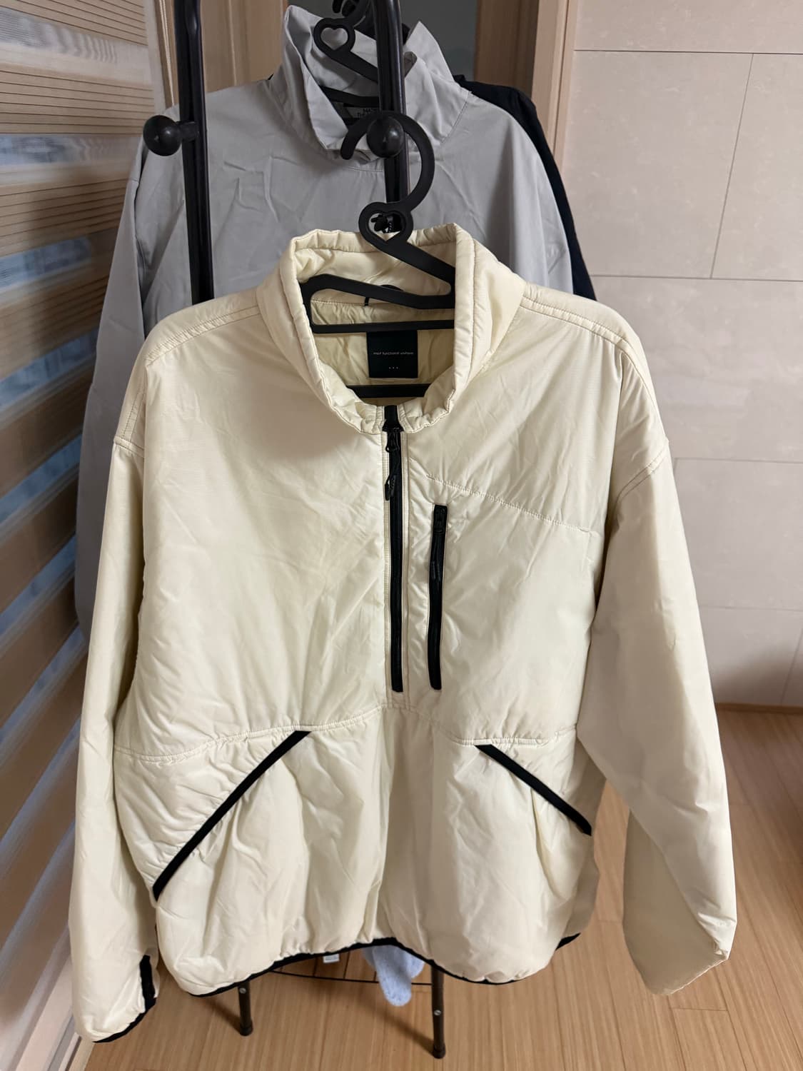 모이프 오버 트랙 인슐레이티드 하프집업 (3) 에크루 상품이미지1