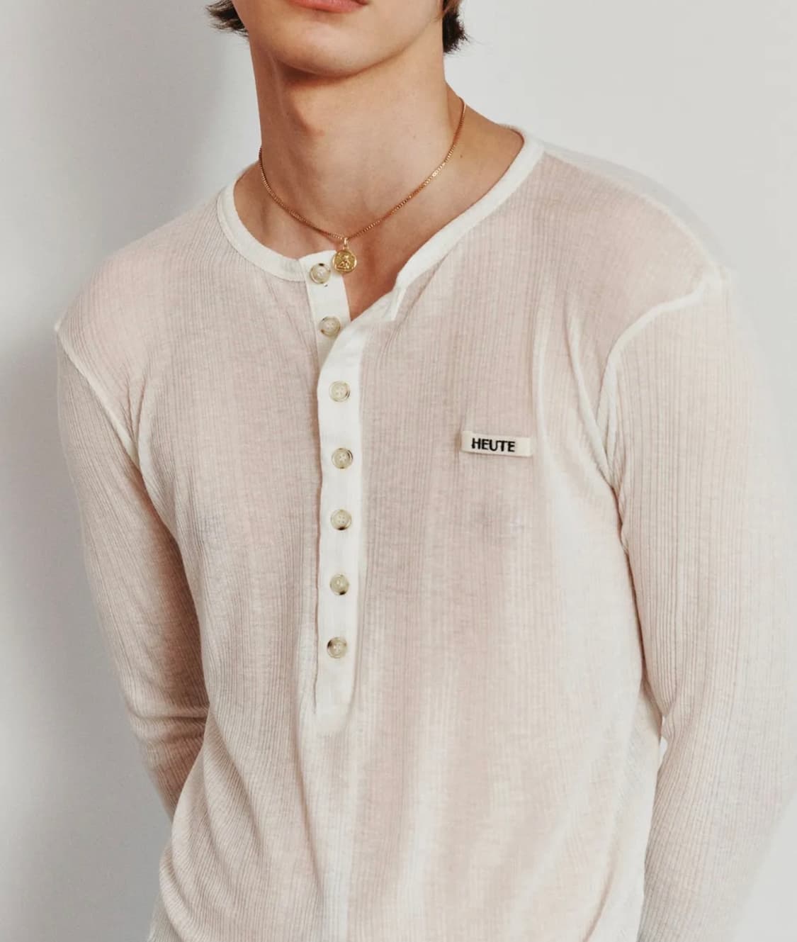 FITTED RIB HENLEY NECK T-SHIRT (CREAM) 상품이미지1