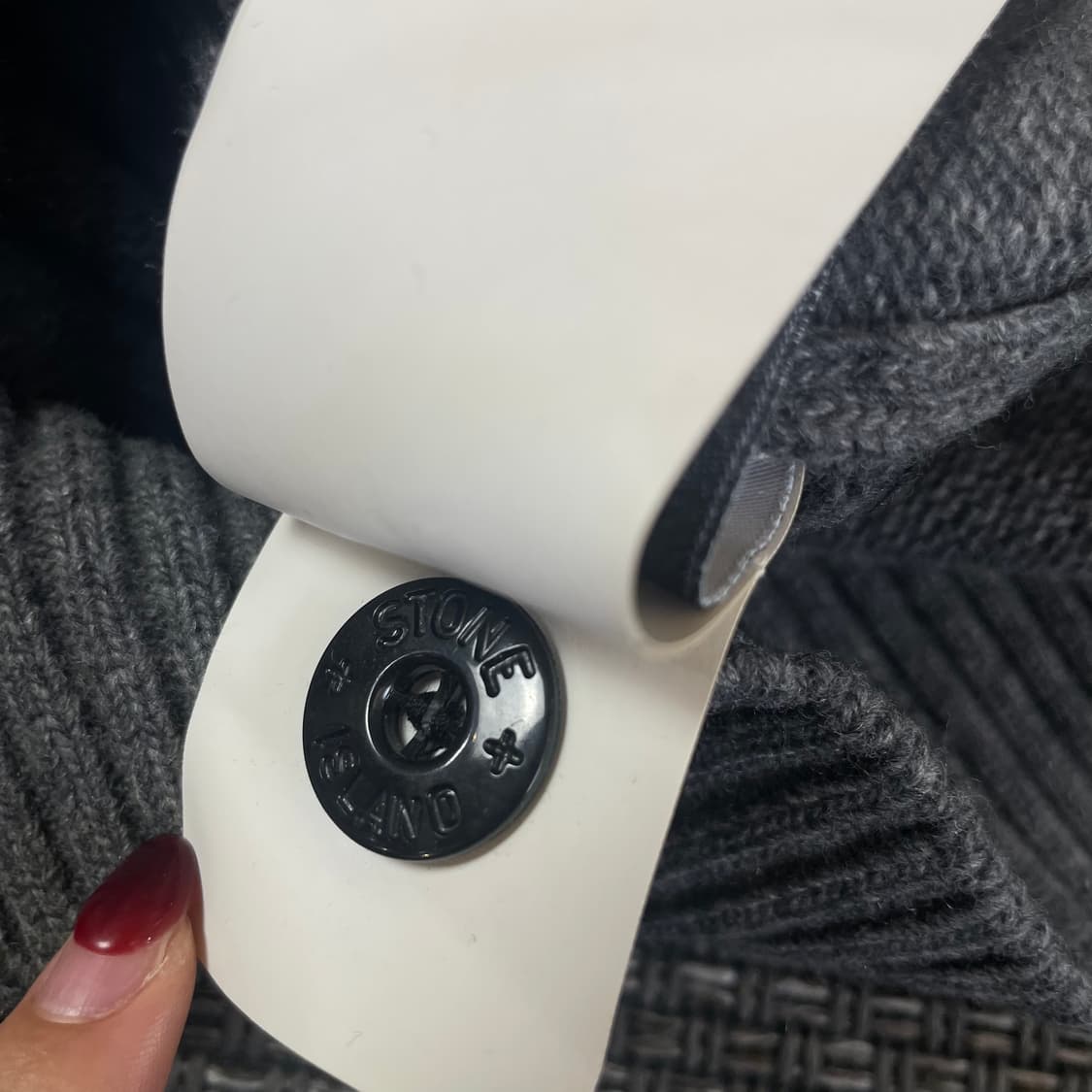 스톤아일랜드 그레이 버튼 하이넥 니트 맨투맨 L 상품이미지9