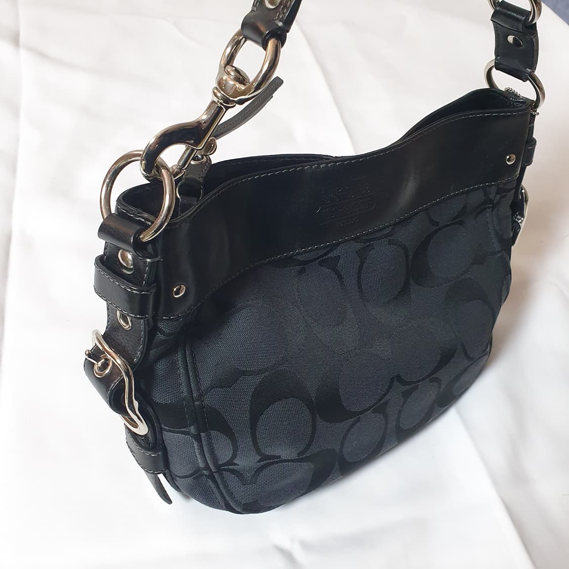 코치 버클 숄더백 상품이미지3