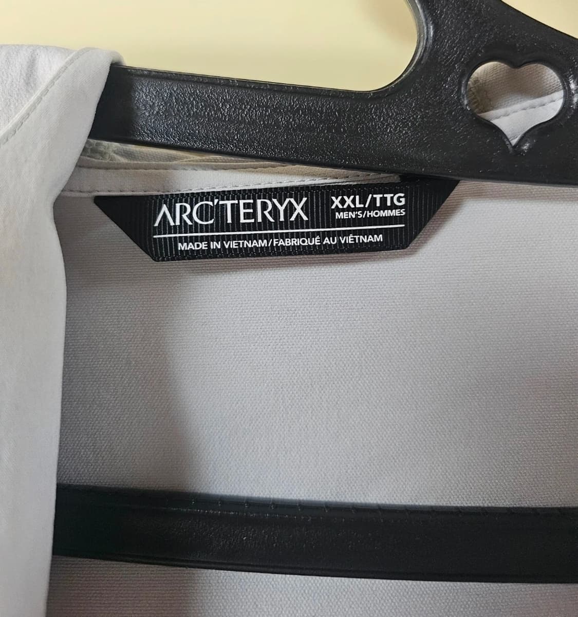 아크테릭스 감마 라이트웨이트 후디 솔리튜드 상품이미지2